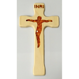 Kríž: drevený s jantárovým korpusom