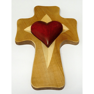 Kríž: so srdcom, drevený