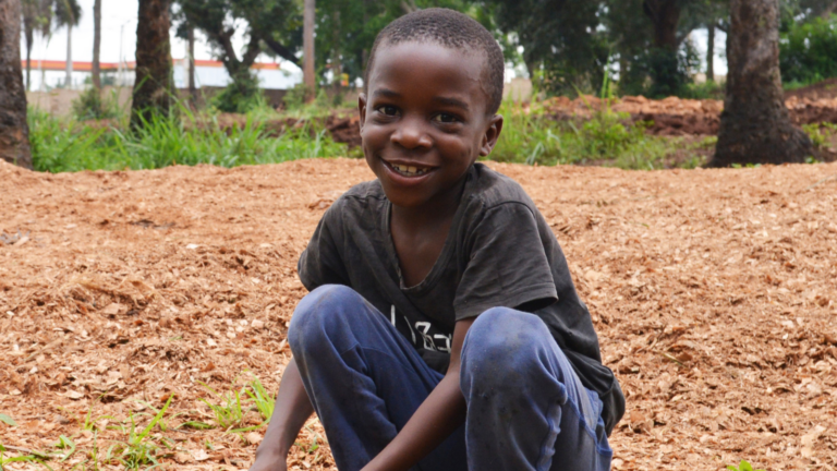 Adventná zbierka ŠTYRI DARY 2025: Spoločne prinášame svetlo do tmy