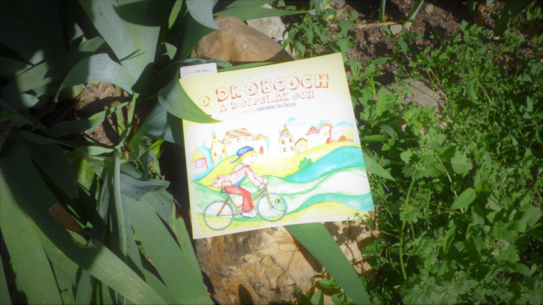 Marianna Čaučíková: O drobcoch a dospelákoch (recenzia)