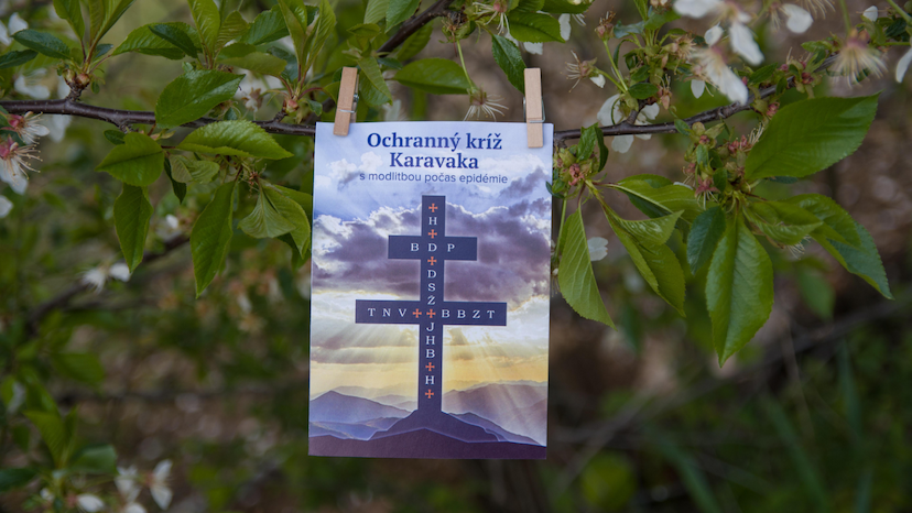 Nepoľavujme v modlitbách! Pripravili sme pre vás Ochranný kríž Karavaka s modlitbou počas epidémie