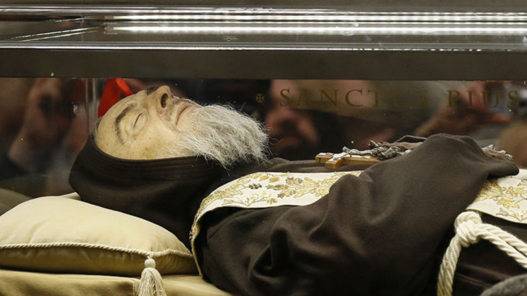 Svätý Páter Pio – Bojovník o (naše) duše