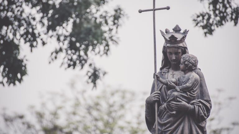 Rozmeňme modlitbu Zdravas‘, Mária na drobné