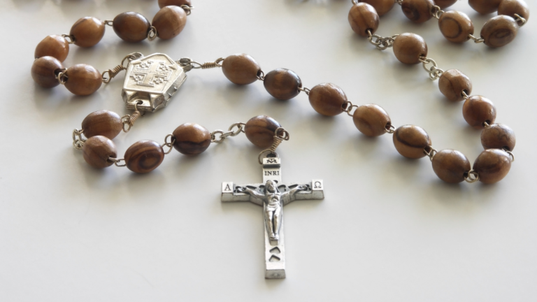 Sestra Lucia z Fatimy vysvetľuje tajomstvá radostného ruženca