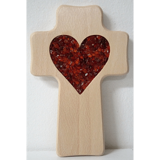Kríž drevený širší s jantárovým srdcom