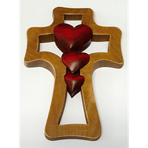 Kríž: 3 srdcia, drevený