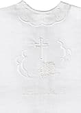 Krstová košieľka: biely kríž, biely kvet