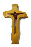 Kríž: drevený, s hnedým srdiečkom - dub, 21 cm