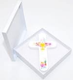 Krížik: Sviatosť oltárna, kalich a farebné kvietky