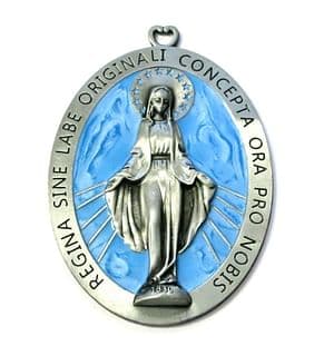 Dekorácia na zavesenie: Zázračná medaila, kovová s modrým pozadím - 13,5 cm